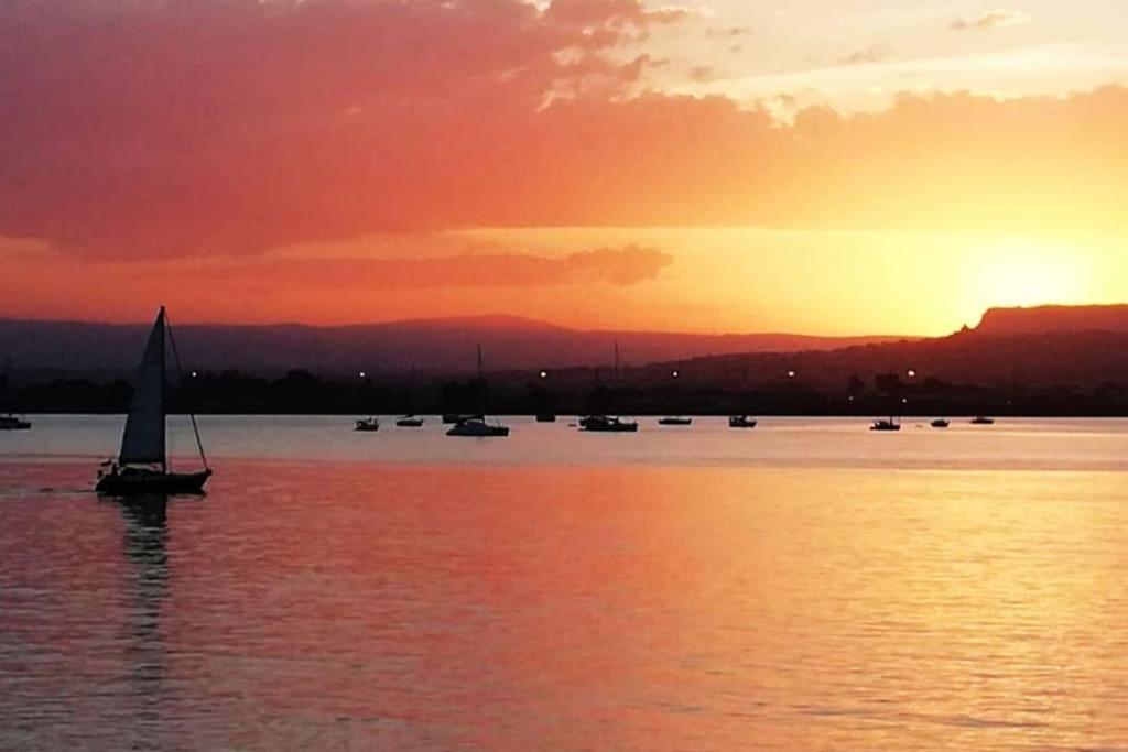 Terrazza Sul Mare Attico "Alfeo E Aretusa" سيراكوزا المظهر الخارجي الصورة